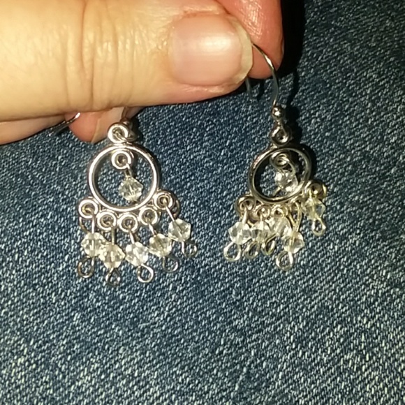⬇️$31 Earrings - Picture 4 of 6